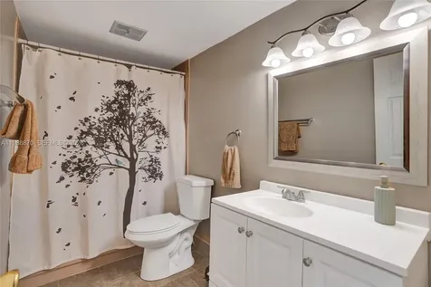 16465 NE 26th Avenue North Miami Beach FL 33160