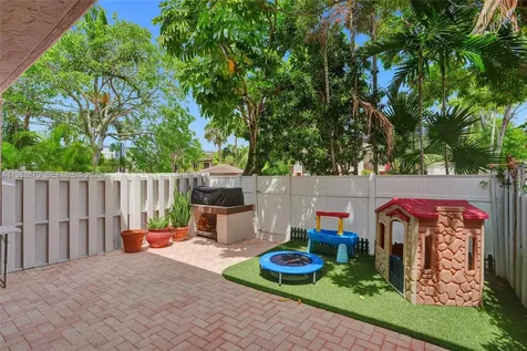 16465 NE 26th Avenue North Miami Beach FL 33160