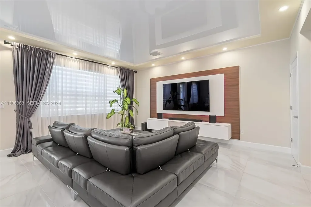 1475 Silk Oak Drive Hollywood FL 33021