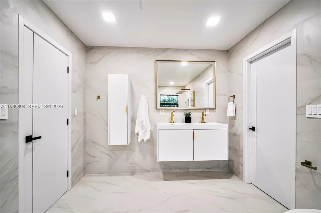 5561 NE 28th Avenue Fort Lauderdale FL 33308