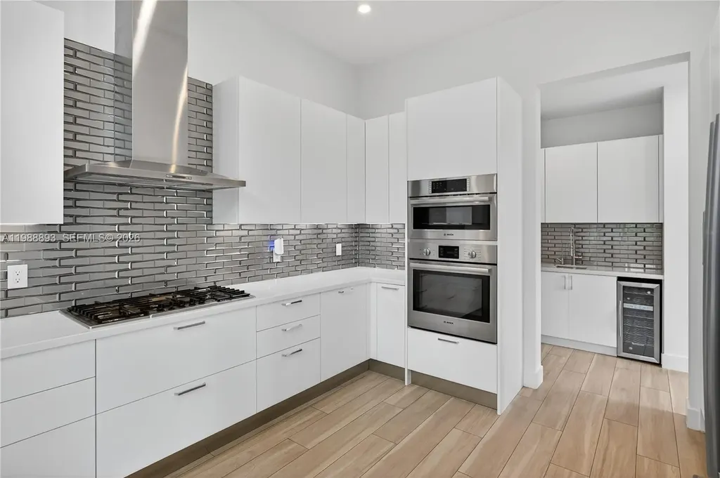 5999 E Brookfield Circle E Hollywood FL 33312