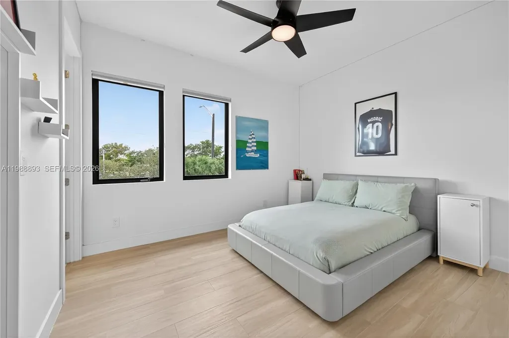 5999 E Brookfield Circle E Hollywood FL 33312