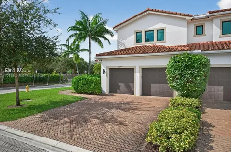 5999 E Brookfield Circle E Hollywood FL 33312