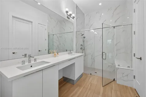 5999 E Brookfield Circle E Hollywood FL 33312