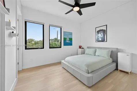 5999 E Brookfield Circle E Hollywood FL 33312