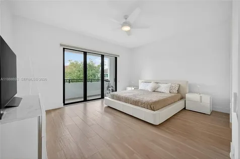 5999 E Brookfield Circle E Hollywood FL 33312