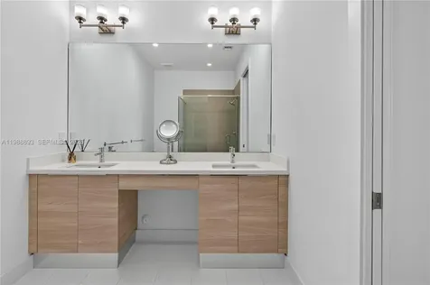 5999 E Brookfield Circle E Hollywood FL 33312