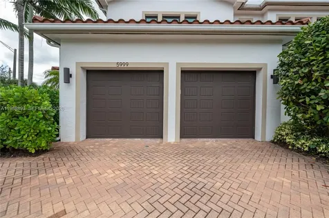 5999 E Brookfield Circle E Hollywood FL 33312