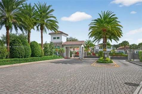 5999 E Brookfield Circle E Hollywood FL 33312