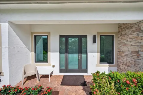 5999 E Brookfield Circle E Hollywood FL 33312