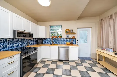 1844 NW 47th Street Miami FL 33142