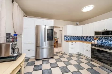 1844 NW 47th Street Miami FL 33142