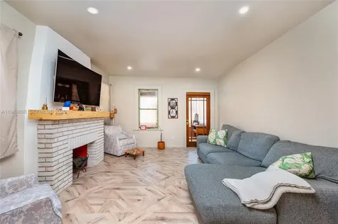 1844 NW 47th Street Miami FL 33142