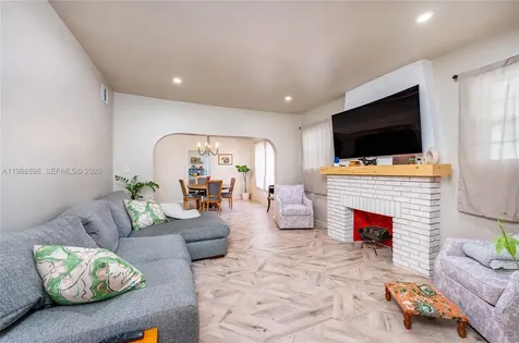 1844 NW 47th Street Miami FL 33142