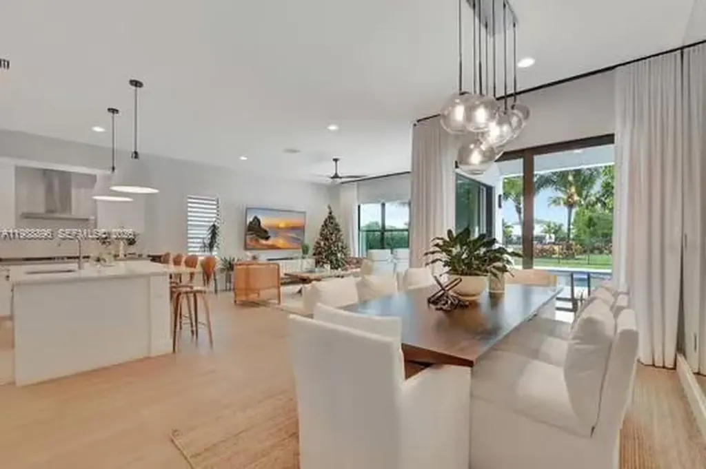 8514 Apple Falls Lane Boca Raton FL 33496