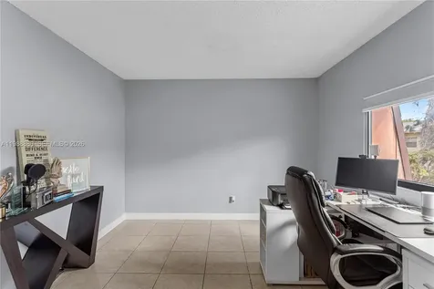 2260 NW 59th Way Lauderhill FL 33313