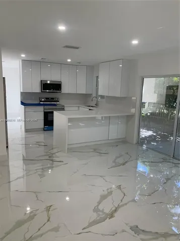 9454 NW 8th Circle Plantation FL 33324