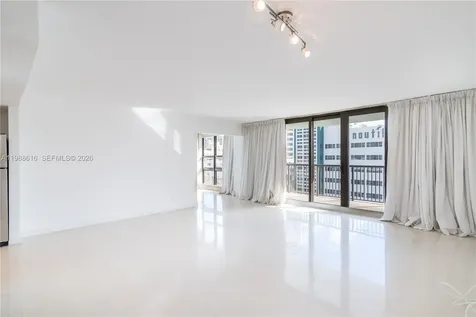 1800 Collins Avenue Miami Beach FL 33139