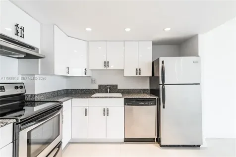 1800 Collins Avenue Miami Beach FL 33139