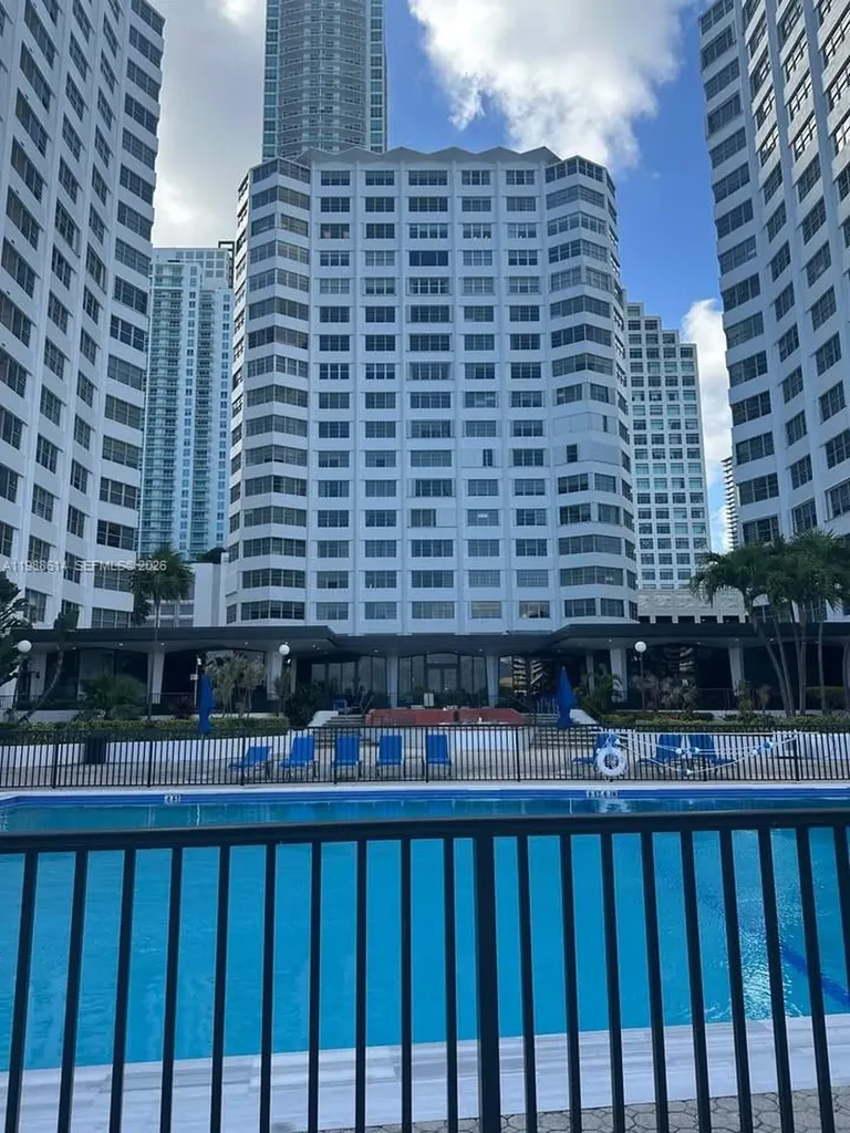 825 Brickell Bay Drive Miami FL 33131