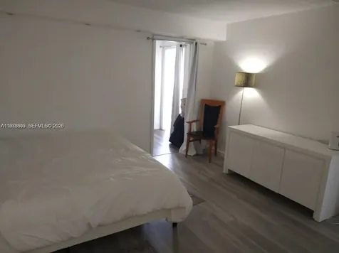 6039 Collins Avenue Miami Beach FL 33140