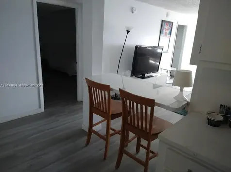 6039 Collins Avenue Miami Beach FL 33140