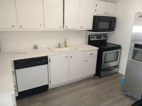 6039 Collins Avenue Miami Beach FL 33140