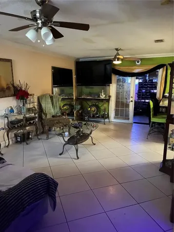 2530 W 60th Place Hialeah FL 33016