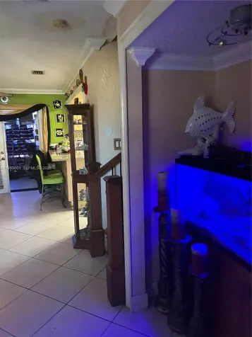 2530 W 60th Place Hialeah FL 33016