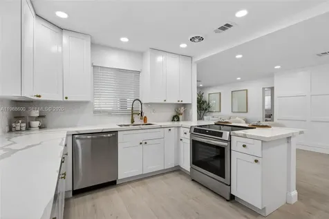 370 NW 48th Court Oakland Park FL 33309