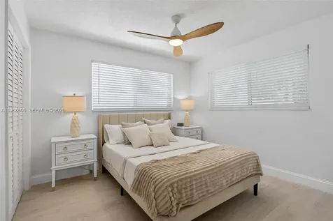 370 NW 48th Court Oakland Park FL 33309