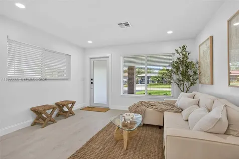 370 NW 48th Court Oakland Park FL 33309
