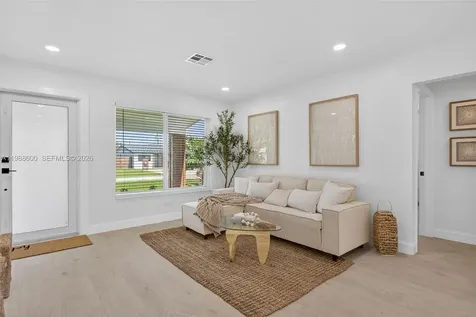 370 NW 48th Court Oakland Park FL 33309