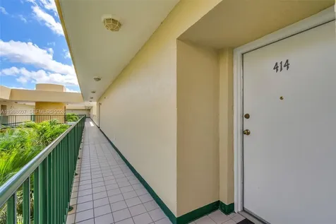 8320 NW 8th Street Miami FL 33126