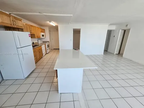7135 Collins Avenue Miami Beach FL 33141