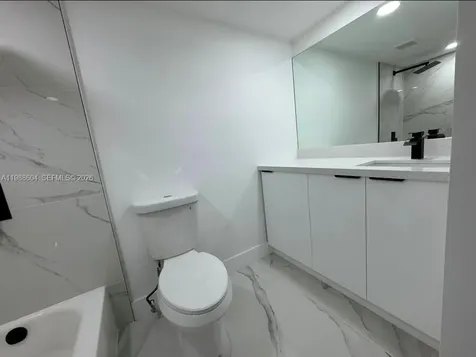 3890 W 8th Way Hialeah FL 33012