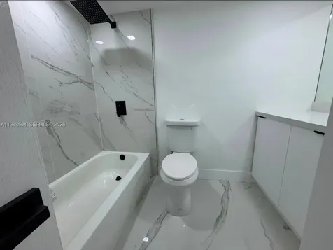 3890 W 8th Way Hialeah FL 33012