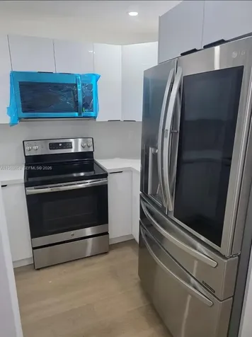 3890 W 8th Way Hialeah FL 33012