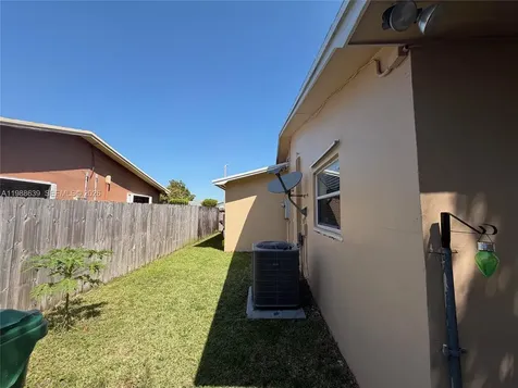 10724 SW 175th Terrace Miami FL 33157