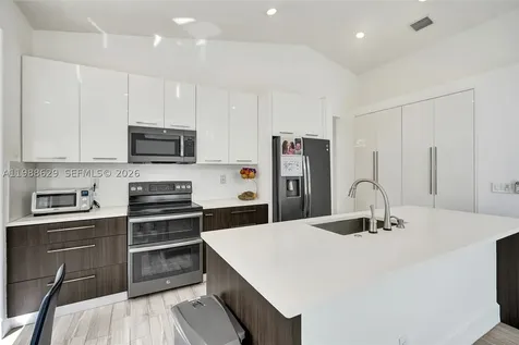 4928 SW 33rd Way Hollywood FL 33312