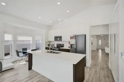 4928 SW 33rd Way Hollywood FL 33312