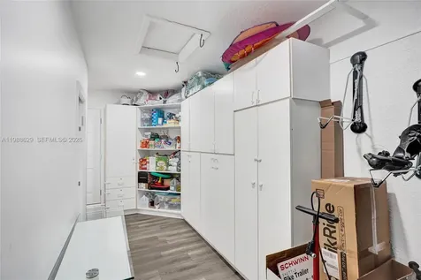 4928 SW 33rd Way Hollywood FL 33312