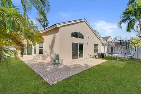4928 SW 33rd Way Hollywood FL 33312