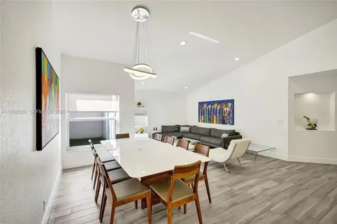 4928 SW 33rd Way Hollywood FL 33312