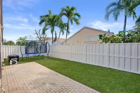 4928 SW 33rd Way Hollywood FL 33312