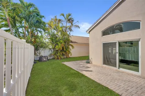 4928 SW 33rd Way Hollywood FL 33312