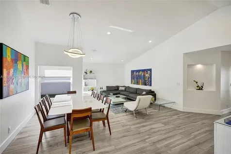 4928 SW 33rd Way Hollywood FL 33312