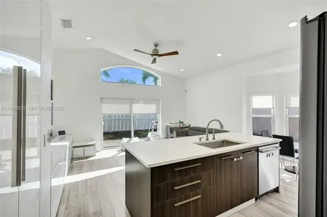 4928 SW 33rd Way Hollywood FL 33312