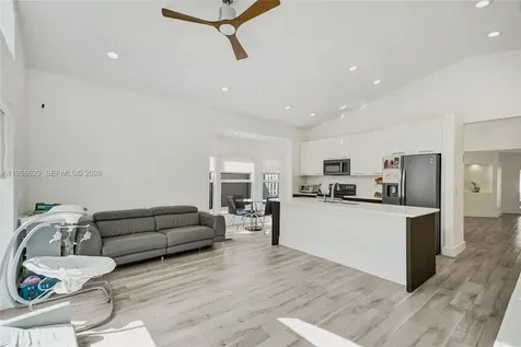 4928 SW 33rd Way Hollywood FL 33312