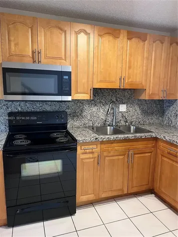 2750 W 76th Street Hialeah FL 33016